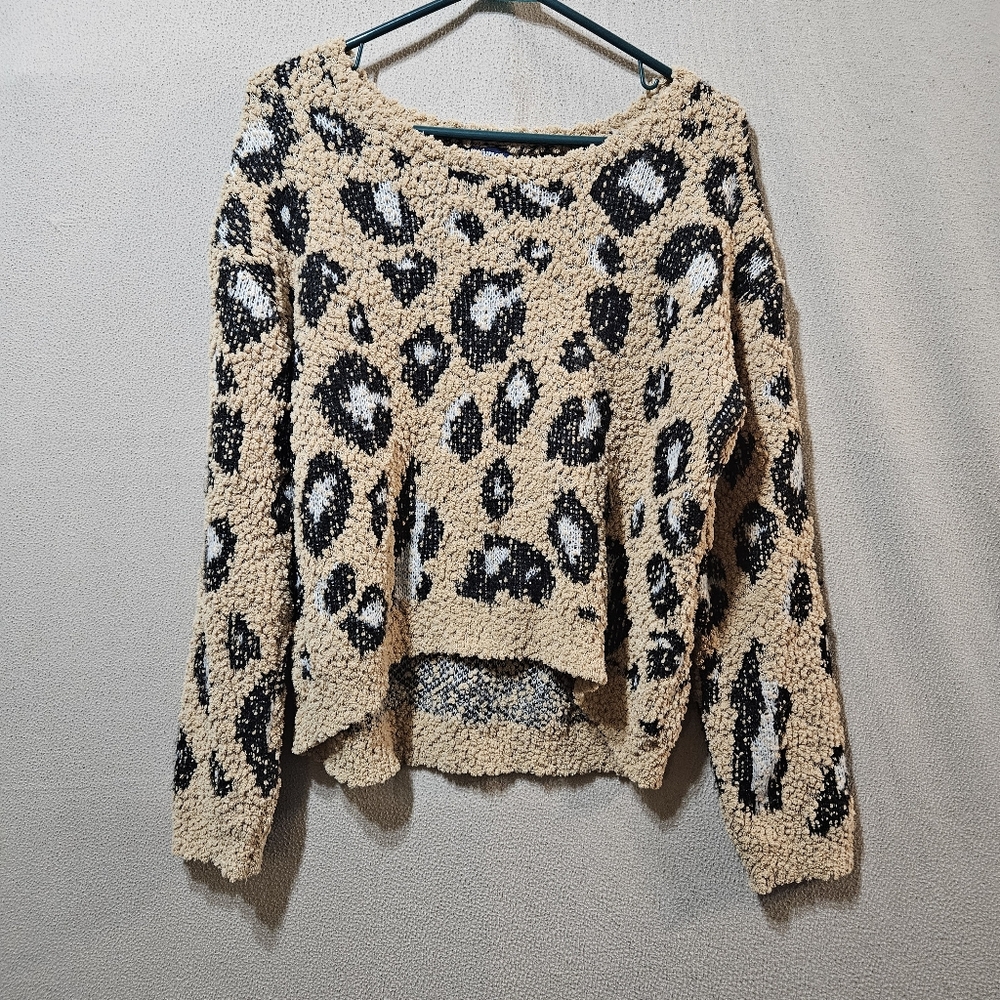 Freshman Y2K Black and Cream Leopard Print Cropped Oversized Sweater
